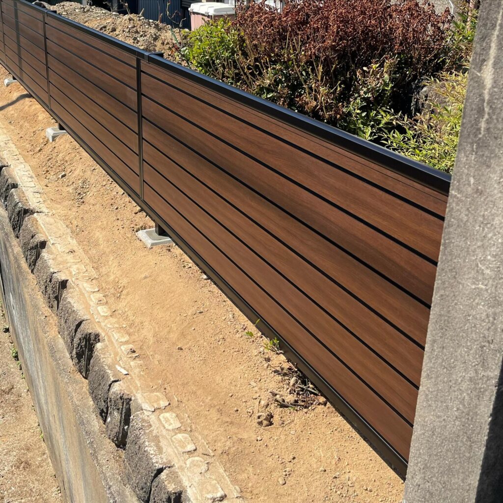 目隠しフェンス設置工事